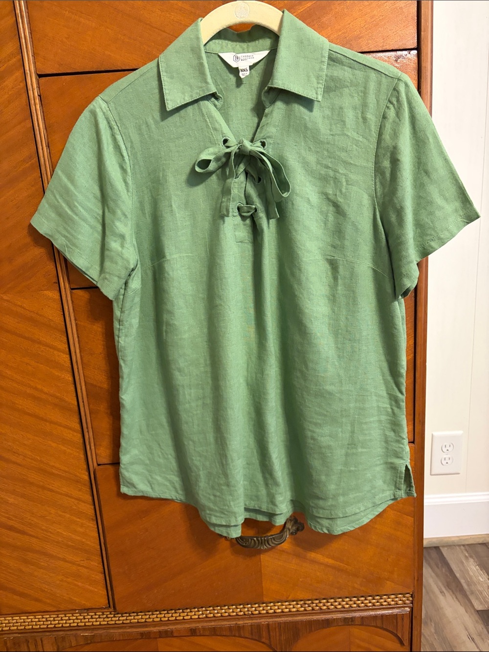 Candace Cameron Bure Linen an Viscose top with Tie Up Neck Size XXS